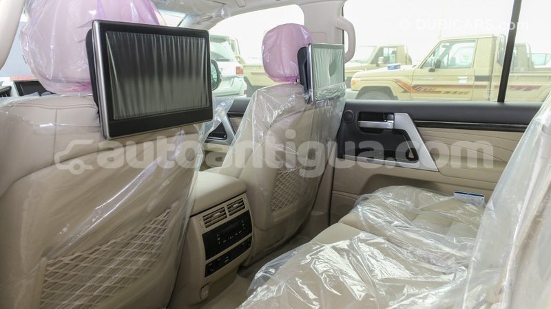 Big with watermark toyota land cruiser antigua import dubai 2666
