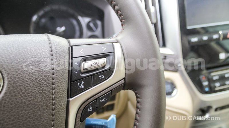 Big with watermark toyota land cruiser antigua import dubai 2666