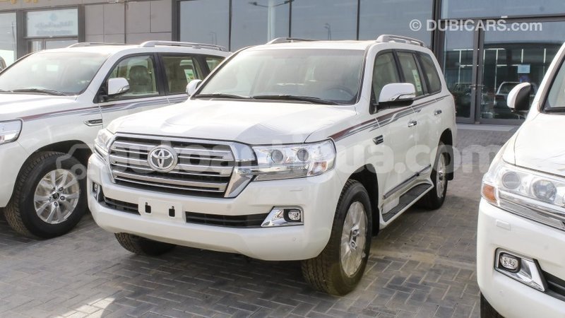 Big with watermark toyota land cruiser antigua import dubai 2667
