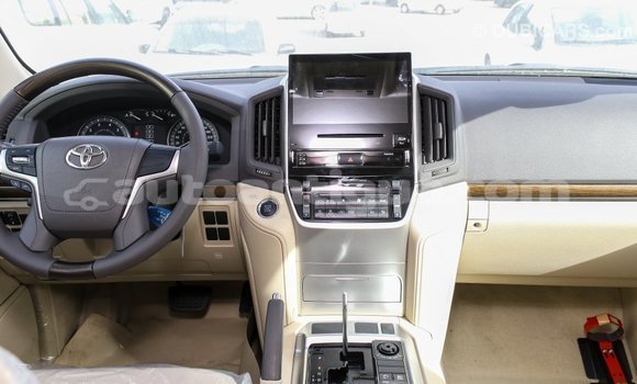 Buy Import Toyota Land Cruiser White Car in Import - Dubai in Antigua Buy Import Toyota Land Cruiser White Car in Import - Dubai in Antigua