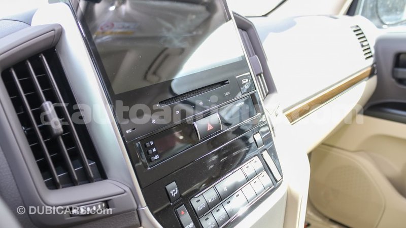 Big with watermark toyota land cruiser antigua import dubai 2667