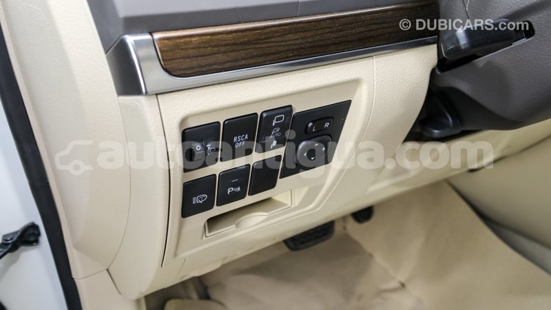 Big with watermark toyota land cruiser antigua import dubai 2667