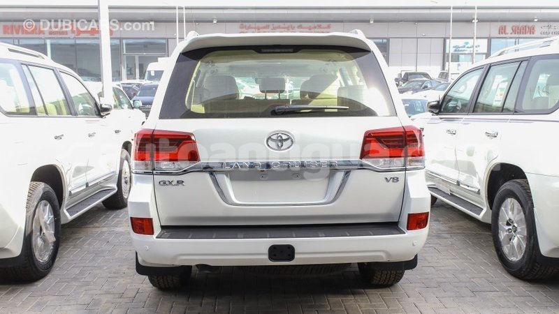 Big with watermark toyota land cruiser antigua import dubai 2667