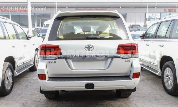 Buy Import Toyota Land Cruiser White Car in Import - Dubai in Antigua Buy Import Toyota Land Cruiser White Car in Import - Dubai in Antigua