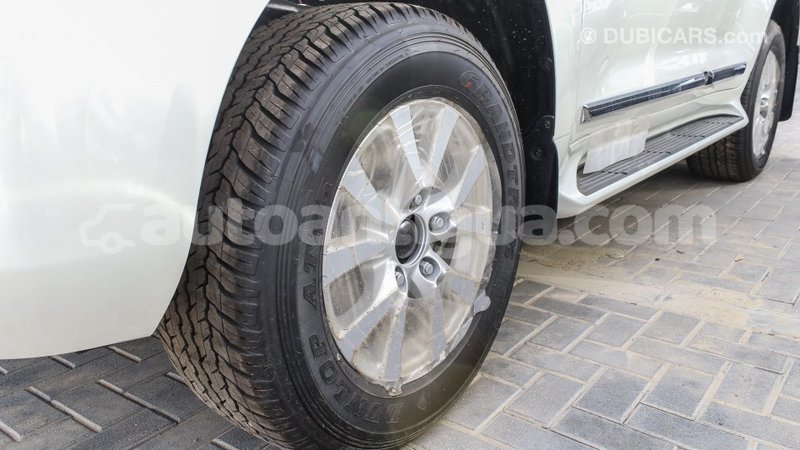 Big with watermark toyota land cruiser antigua import dubai 2667
