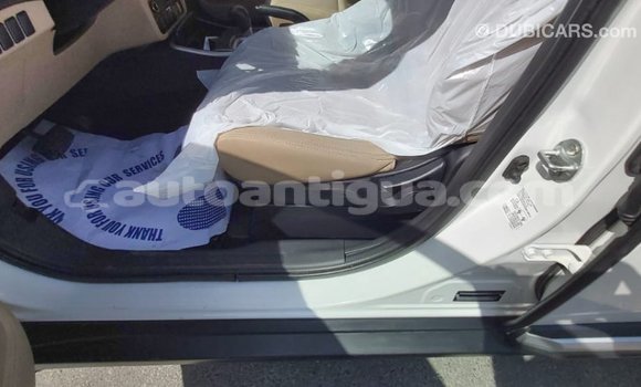 Buy Import Mitsubishi Outlander White Car in Import - Dubai in Antigua Buy Import Mitsubishi Outlander White Car in Import - Dubai in Antigua