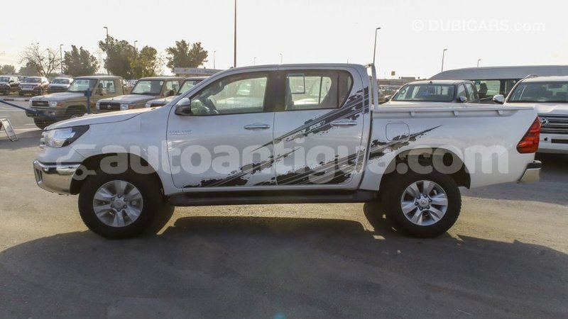 Big with watermark toyota hilux antigua import dubai 2714