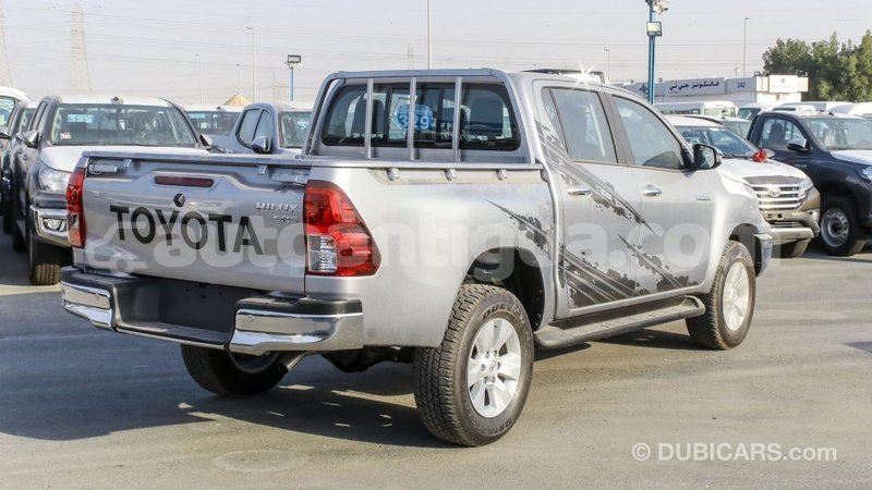 Big with watermark toyota hilux antigua import dubai 2715