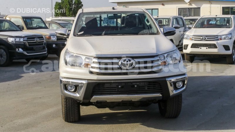 Big with watermark toyota hilux antigua import dubai 2716