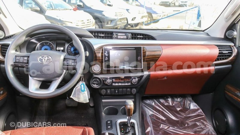 Big with watermark toyota hilux antigua import dubai 2716
