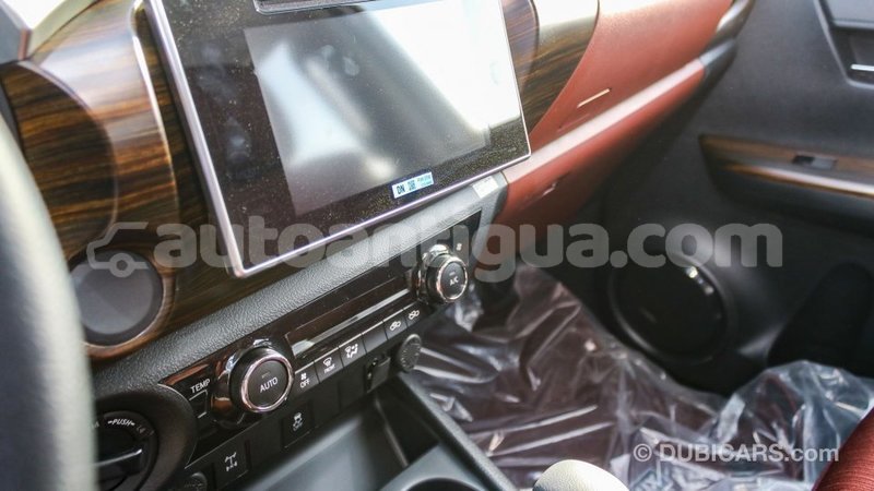 Big with watermark toyota hilux antigua import dubai 2716