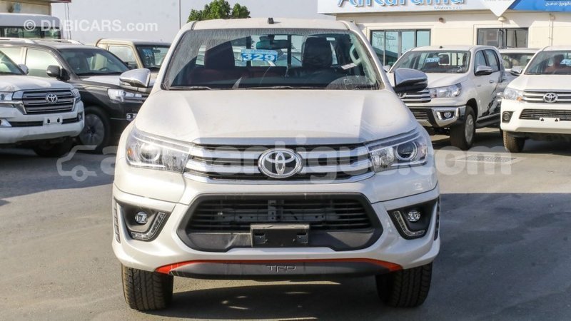 Big with watermark toyota hilux antigua import dubai 2719