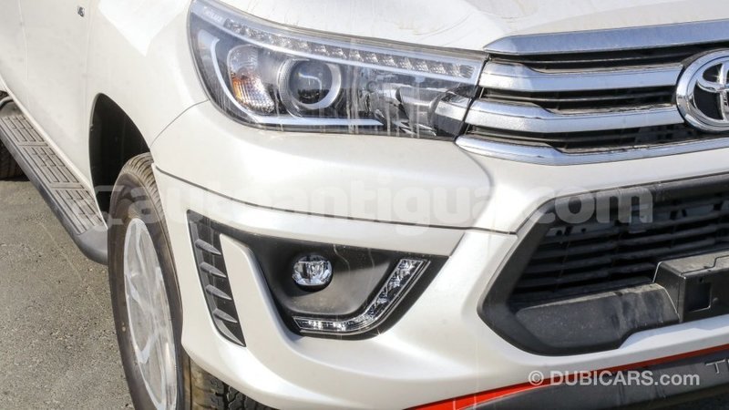 Big with watermark toyota hilux antigua import dubai 2719