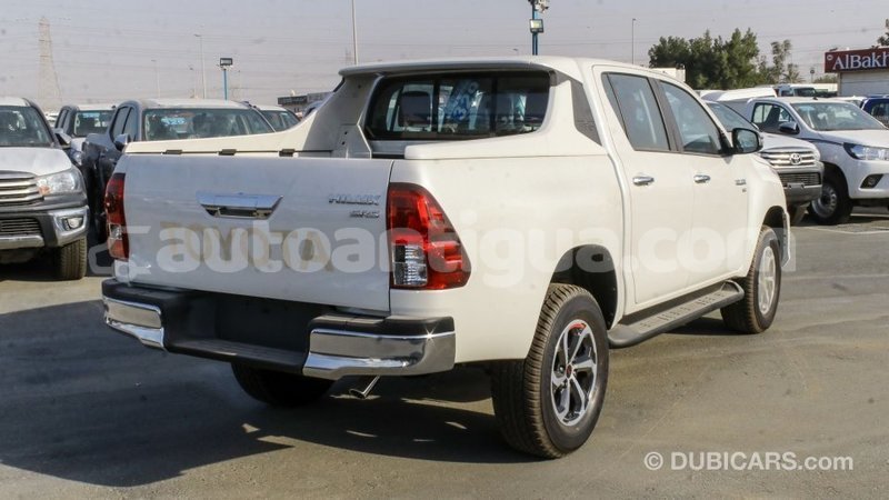 Big with watermark toyota hilux antigua import dubai 2719