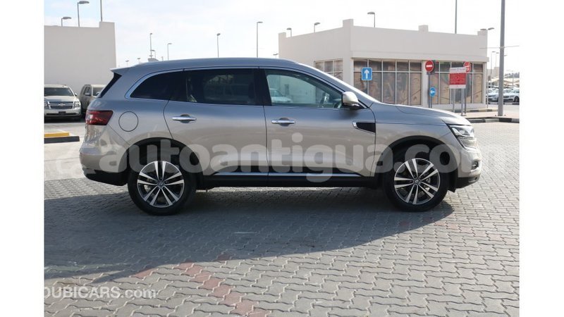 Big with watermark renault 4 antigua import dubai 2727