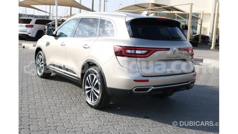 Big with watermark renault 4 antigua import dubai 2727