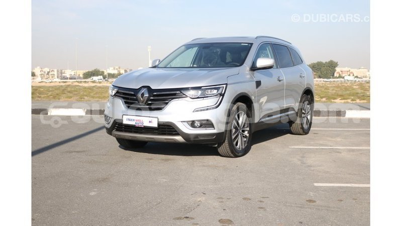 Big with watermark renault 4 antigua import dubai 2728