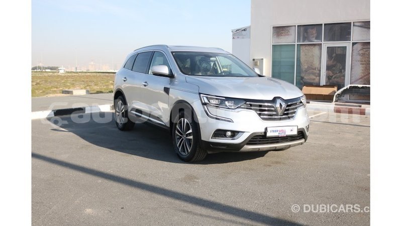 Big with watermark renault 4 antigua import dubai 2728