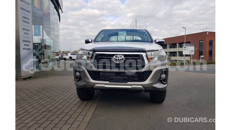 Big with watermark toyota hilux antigua import dubai 2734