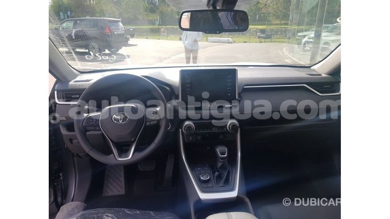 Big with watermark toyota hiace antigua import dubai 2752