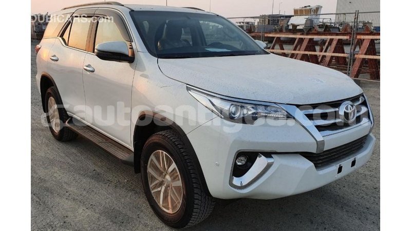 Big with watermark toyota fortuner antigua import dubai 2755