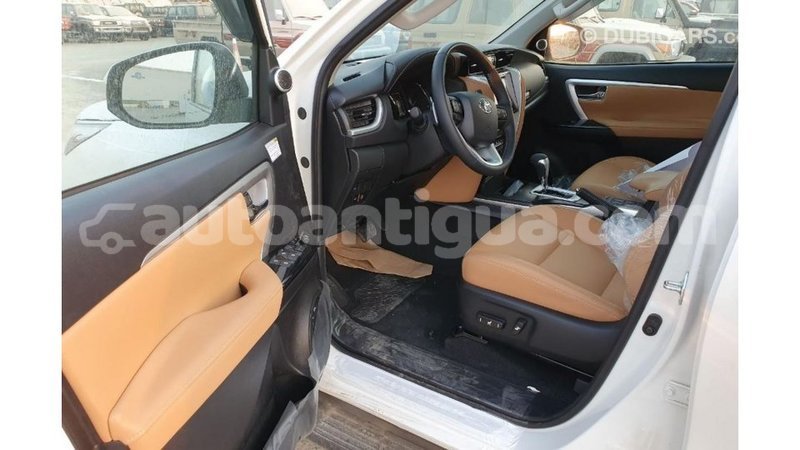 Big with watermark toyota fortuner antigua import dubai 2755