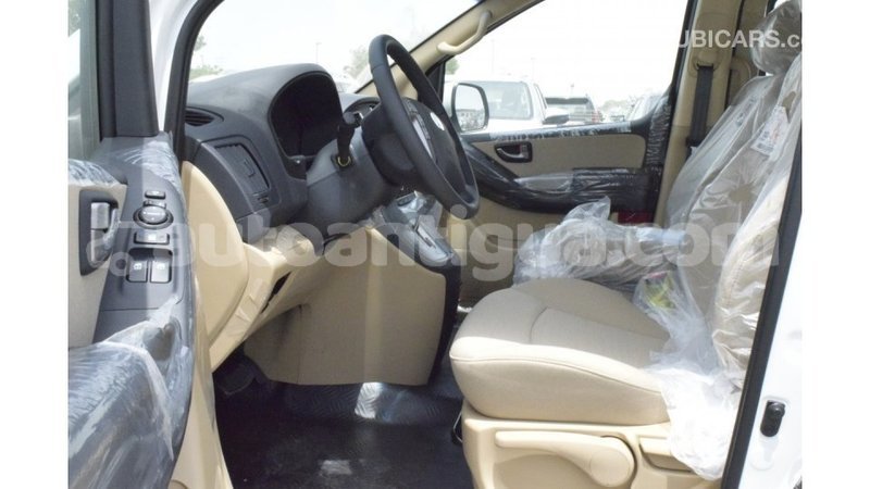 Big with watermark hyundai accent antigua import dubai 2770