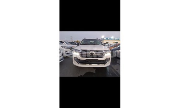 Buy Import Toyota Land Cruiser White Car in Import - Dubai in Antigua Buy Import Toyota Land Cruiser White Car in Import - Dubai in Antigua