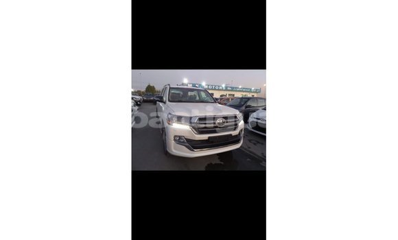 Buy Import Toyota Land Cruiser White Car in Import - Dubai in Antigua Buy Import Toyota Land Cruiser White Car in Import - Dubai in Antigua