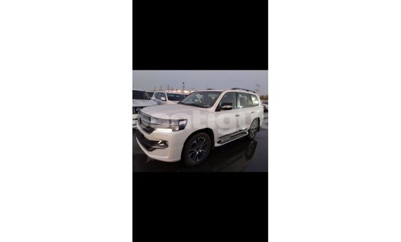 Buy Import Toyota Land Cruiser White Car in Import - Dubai in Antigua Buy Import Toyota Land Cruiser White Car in Import - Dubai in Antigua
