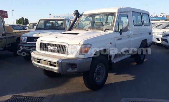 Buy Import Toyota Land Cruiser White Car in Import - Dubai in Antigua Buy Import Toyota Land Cruiser White Car in Import - Dubai in Antigua