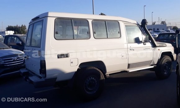 Buy Import Toyota Land Cruiser White Car in Import - Dubai in Antigua Buy Import Toyota Land Cruiser White Car in Import - Dubai in Antigua