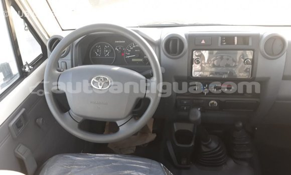 Buy Import Toyota Land Cruiser White Car in Import - Dubai in Antigua Buy Import Toyota Land Cruiser White Car in Import - Dubai in Antigua