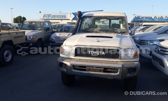 Buy Import Toyota Land Cruiser White Car in Import - Dubai in Antigua Buy Import Toyota Land Cruiser White Car in Import - Dubai in Antigua