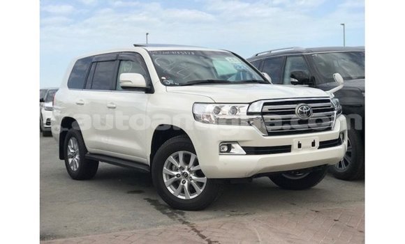 Buy Import Toyota Land Cruiser White Car in Import - Dubai in Antigua Buy Import Toyota Land Cruiser White Car in Import - Dubai in Antigua