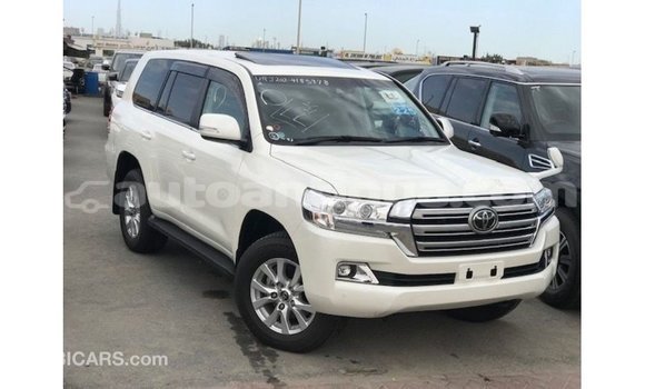 Buy Import Toyota Land Cruiser White Car in Import - Dubai in Antigua Buy Import Toyota Land Cruiser White Car in Import - Dubai in Antigua