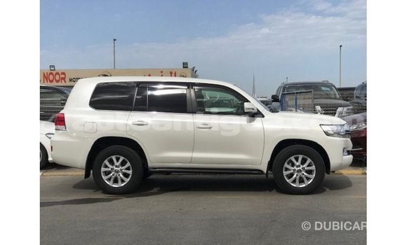 Buy Import Toyota Land Cruiser White Car in Import - Dubai in Antigua Buy Import Toyota Land Cruiser White Car in Import - Dubai in Antigua