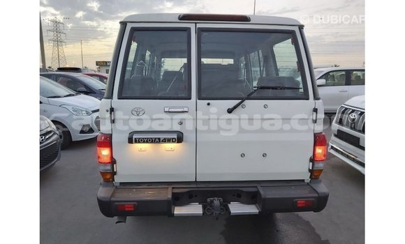 Buy Import Toyota Land Cruiser White Car in Import - Dubai in Antigua Buy Import Toyota Land Cruiser White Car in Import - Dubai in Antigua