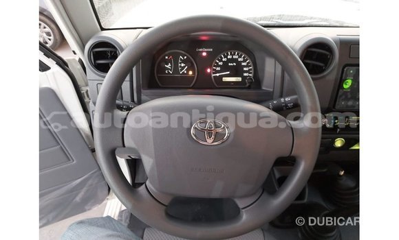 Buy Import Toyota Land Cruiser White Car in Import - Dubai in Antigua Buy Import Toyota Land Cruiser White Car in Import - Dubai in Antigua