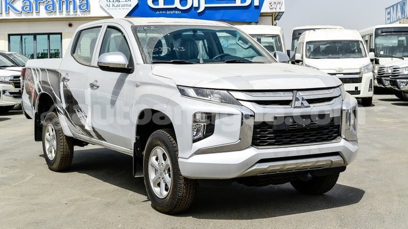 Big with watermark mitsubishi l200 antigua import dubai 2811