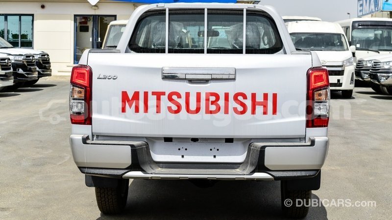 Big with watermark mitsubishi l200 antigua import dubai 2811