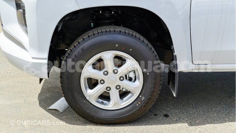 Big with watermark mitsubishi l200 antigua import dubai 2811