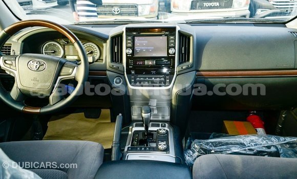 Buy Import Toyota Land Cruiser White Car in Import - Dubai in Antigua Buy Import Toyota Land Cruiser White Car in Import - Dubai in Antigua