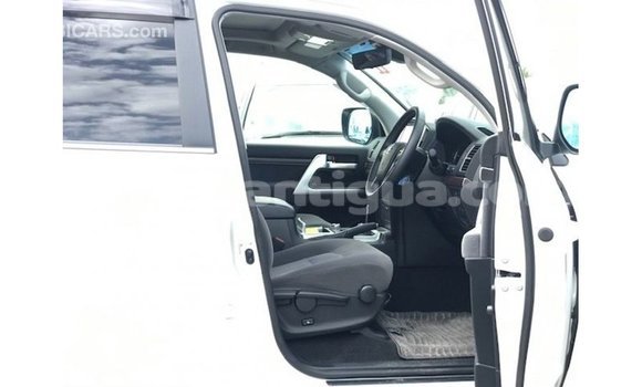 Buy Import Toyota Land Cruiser White Car in Import - Dubai in Antigua Buy Import Toyota Land Cruiser White Car in Import - Dubai in Antigua
