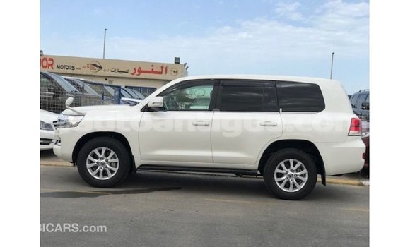 Buy Import Toyota Land Cruiser White Car in Import - Dubai in Antigua Buy Import Toyota Land Cruiser White Car in Import - Dubai in Antigua