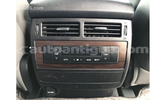 Buy Import Toyota Land Cruiser White Car in Import - Dubai in Antigua Buy Import Toyota Land Cruiser White Car in Import - Dubai in Antigua