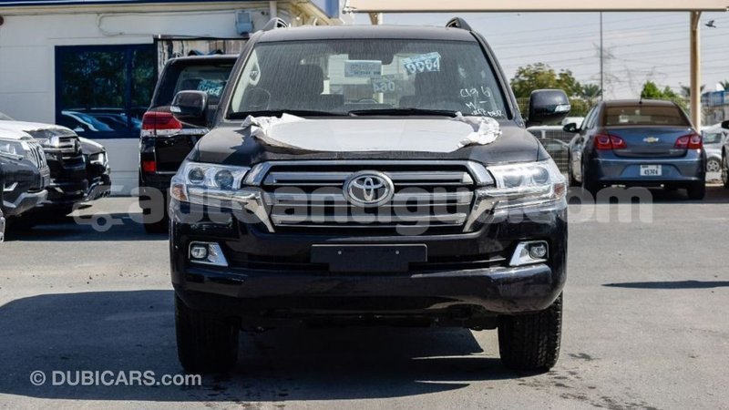 Big with watermark toyota land cruiser antigua import dubai 2817