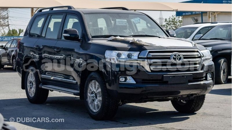 Big with watermark toyota land cruiser antigua import dubai 2817