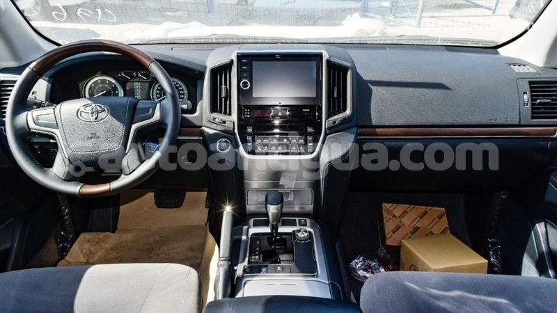 Big with watermark toyota land cruiser antigua import dubai 2817