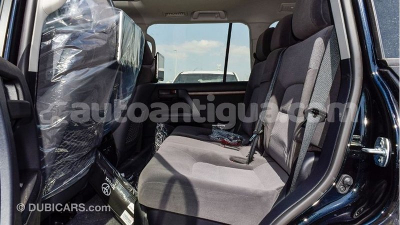 Big with watermark toyota land cruiser antigua import dubai 2820